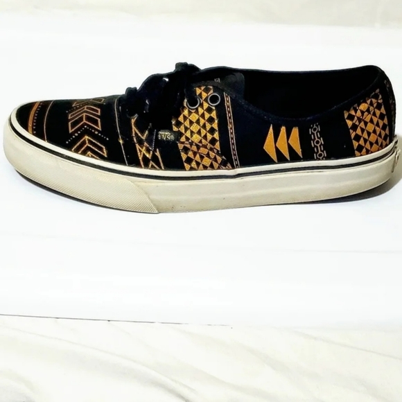 VANS OFF THE WALL UNISEX SHOES. MENS Sz:8 WOMENS Sz: 9.5 AZTEC/TRIBAL DESIGN. - Picture 2 of 11